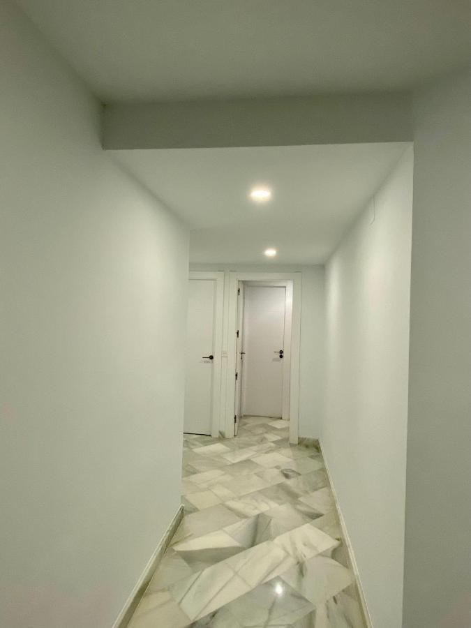 Luxury Three Bedroom Apartment At Естепона Екстериор снимка